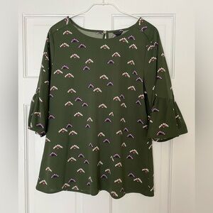 Ann Taylor Olive Green Keyhole Back Top Size M